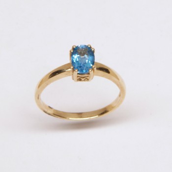 9ct Gold Blue Topaz Ring